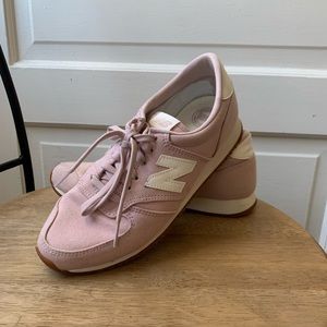 New Balance 420 Sneakers